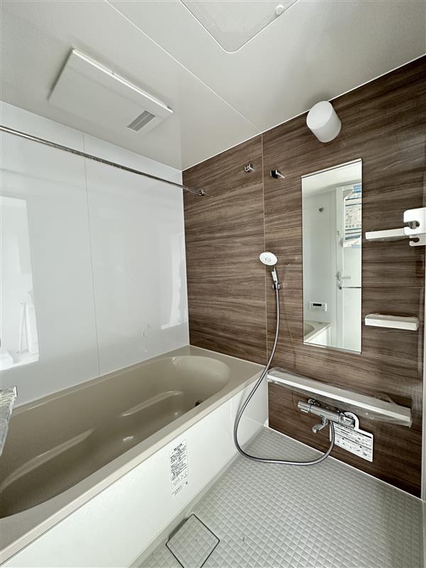 バス・シャワールーム　内装はシックに仕上げています◎