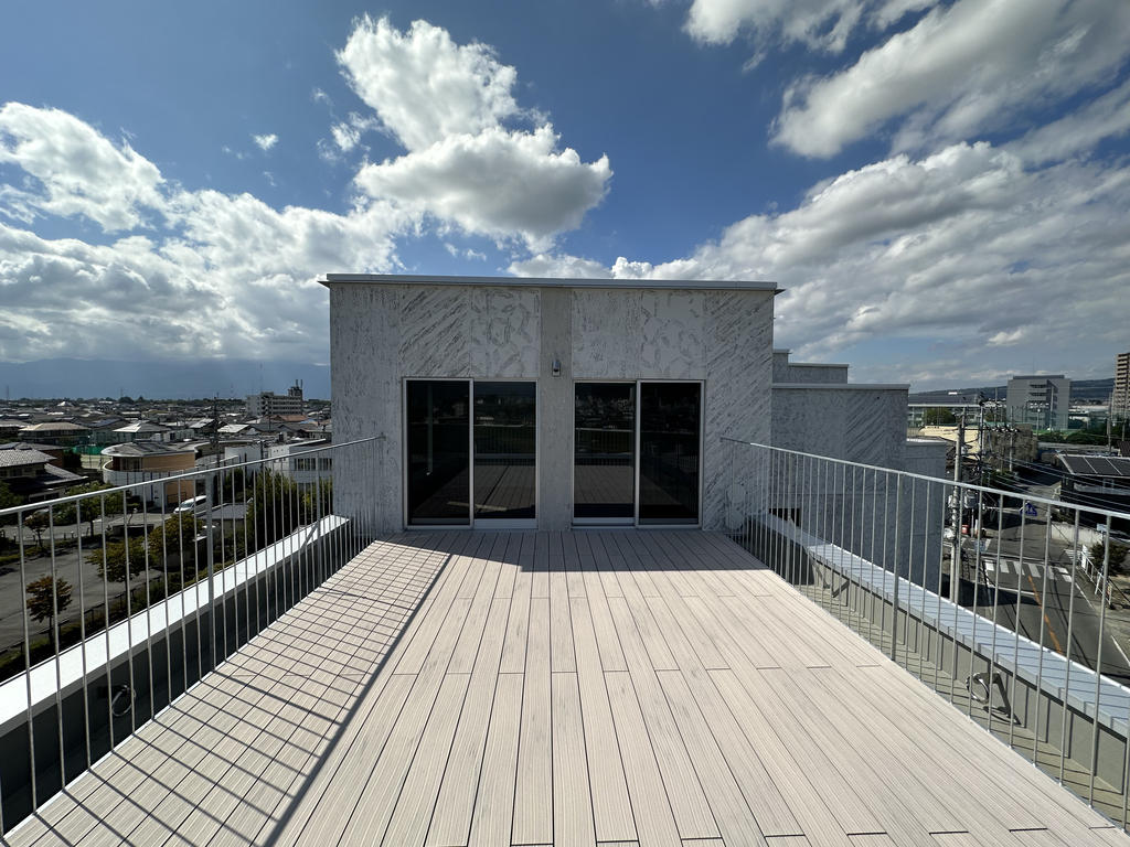 バルコニー　13.0帖の広々ルーフバルコニー◎