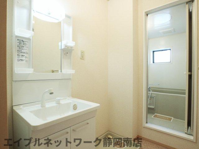 洗面設備　広い洗面スペース