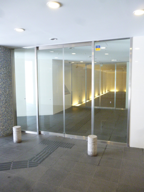 エントランス　エントランス