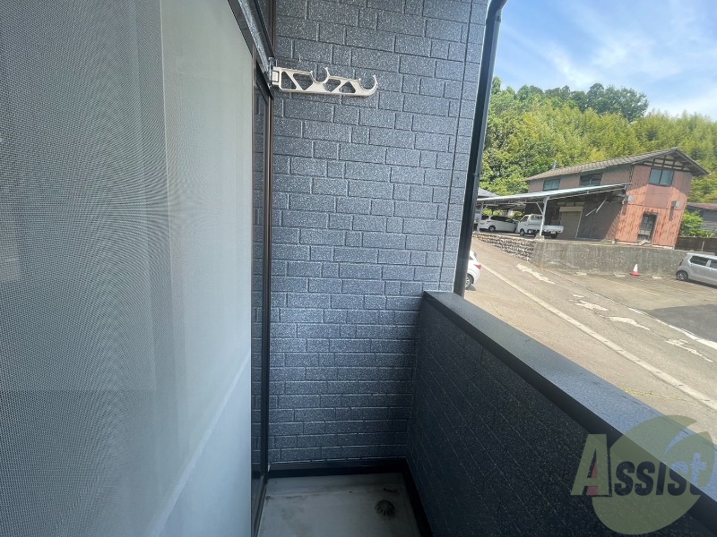 バルコニー　バルコニーは幅もしっかりあって洗濯物がはかどりそうですね。