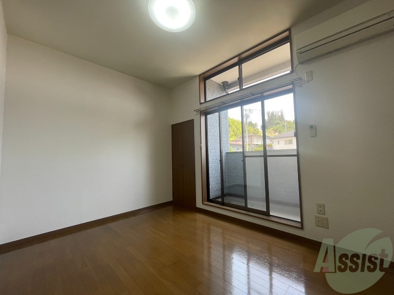 居室・リビング　６帖のリビングになります。伸び伸び出来そうですね。