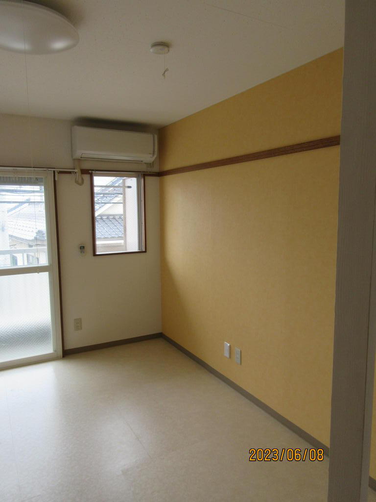 居室・リビング　樹脂内窓設置で省エネ