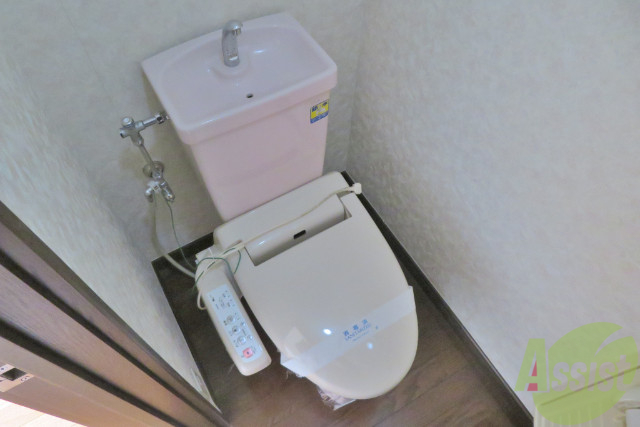 トイレ　お手洗いは程よい広さで落ち着きますね。
