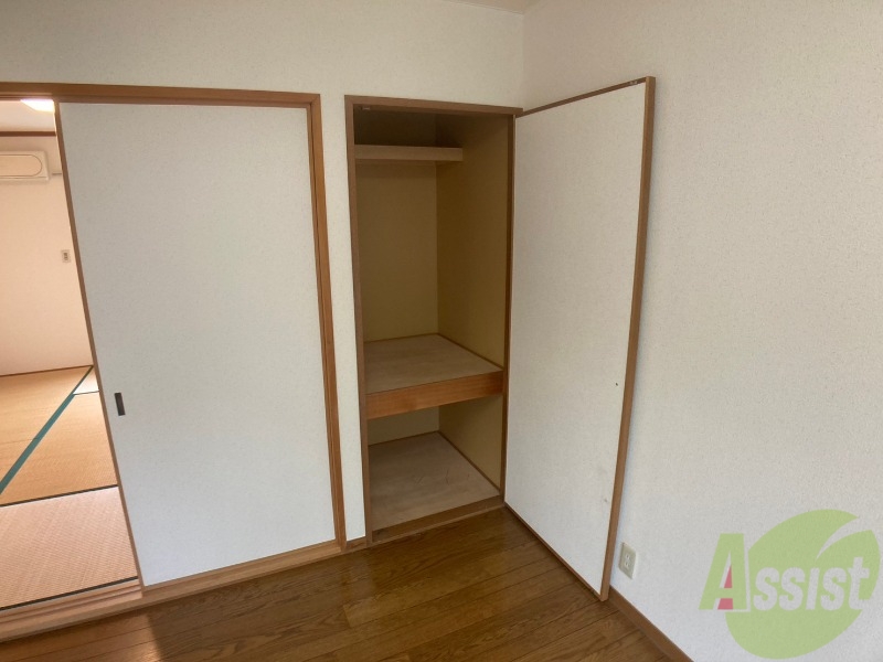 収納　寝室には収納があります。すっきり片づけましょう！