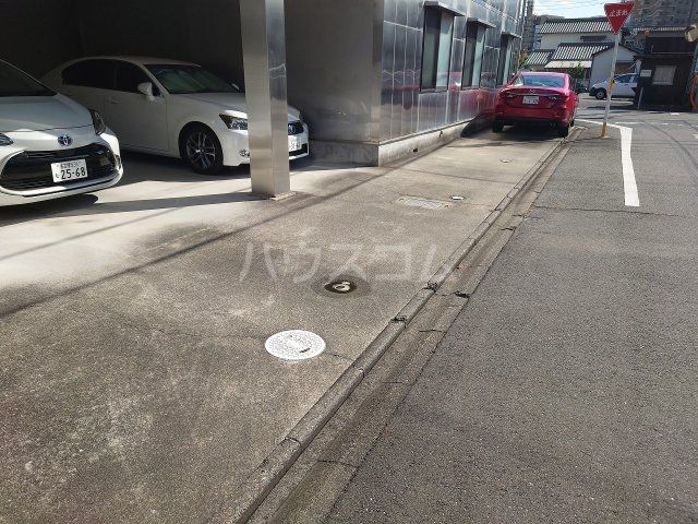 【名古屋市中川区山王のアパートの駐車場】