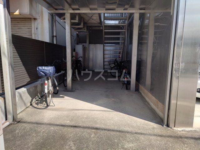 【名古屋市中川区山王のアパートのバルコニー】