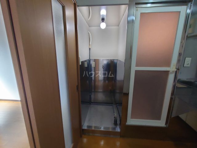 【名古屋市中川区山王のアパートの洗面設備】
