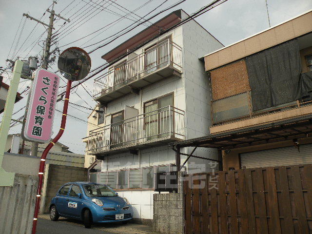 京都市山科区東野南井ノ上町のマンションの建物外観