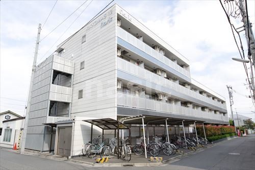 Akitsu Student Flats 1の建物外観