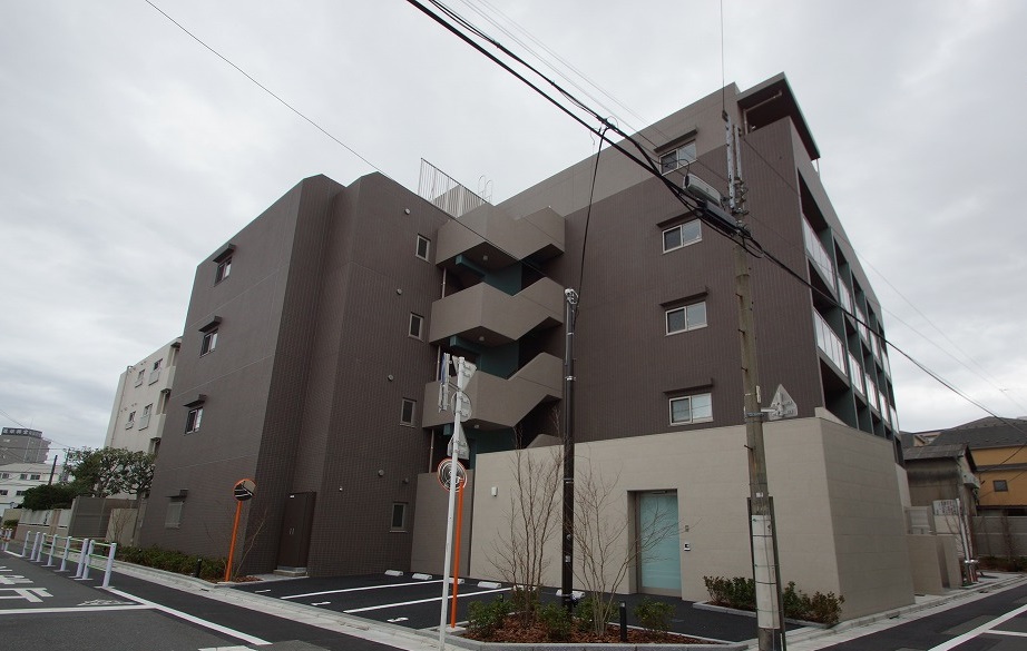 大田区北糀谷のマンションの建物外観