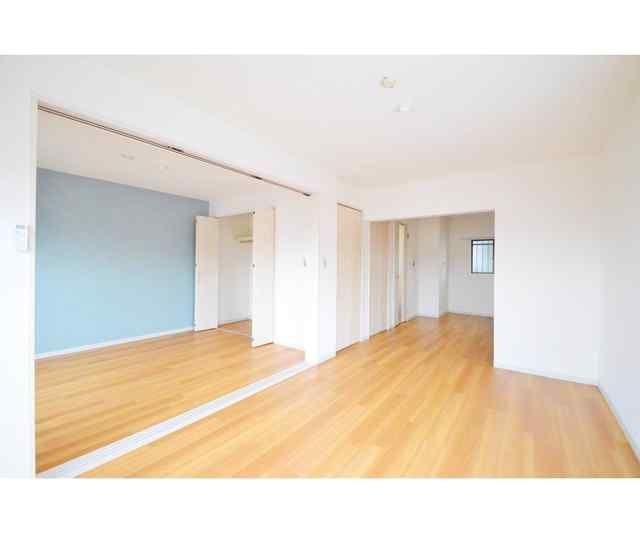 小田急線 成城学園前駅 徒歩13分 5階建 築36年の居間写真