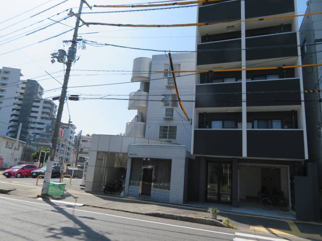 広島市中区白島中町のマンションの建物外観