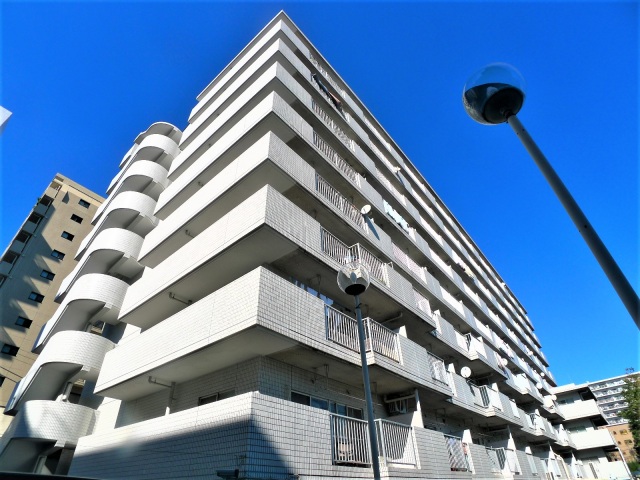 東村山市栄町のマンションの建物外観