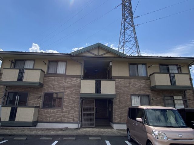 吉田郡永平寺町松岡室のアパートの建物外観