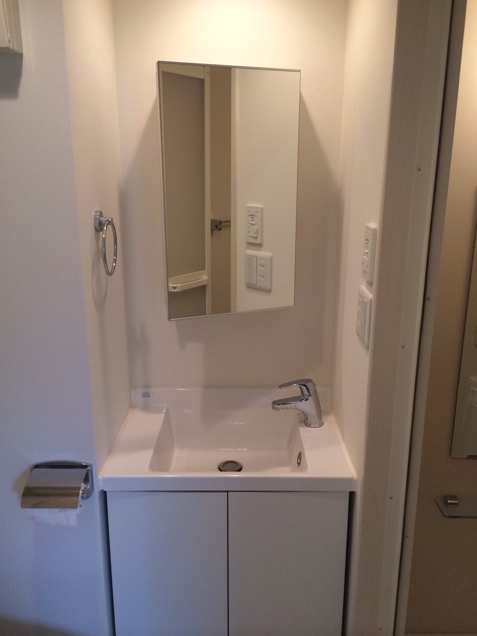 洗面設備　※同タイプの別のお部屋の写真です