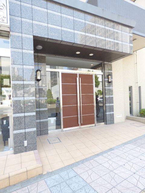 【仙台市青葉区一番町のマンションのエントランス】