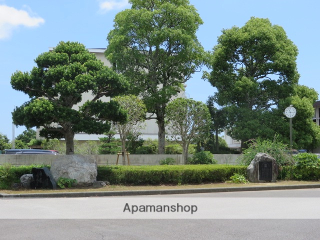 中学校　青島北中学校（中学校）まで1037m