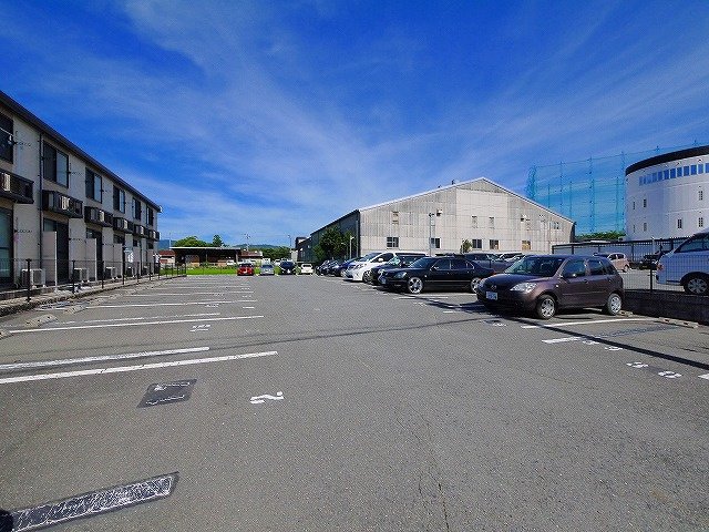 駐車場　駐車場に車を止められます