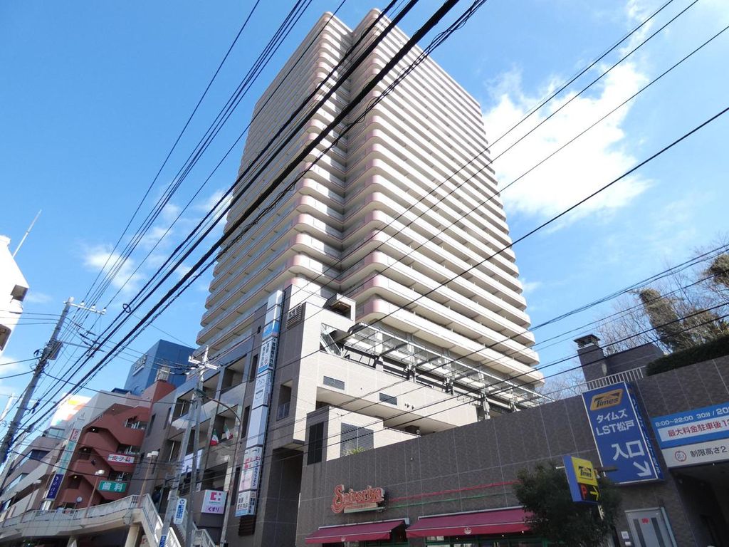 松戸市松戸のマンションの建物外観