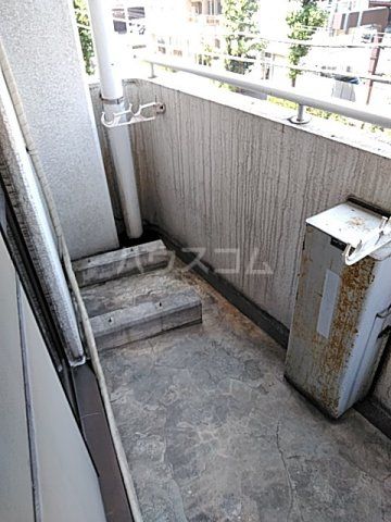 【横浜市西区浅間町のマンションのバルコニー】