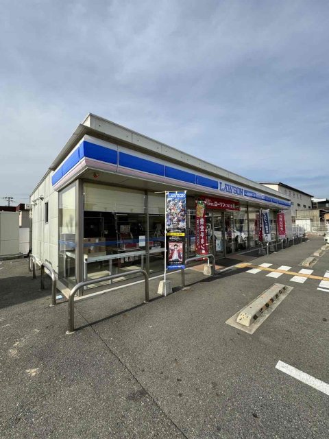 コンビニ　ローソン　三木府内町店（コンビニ）まで123m