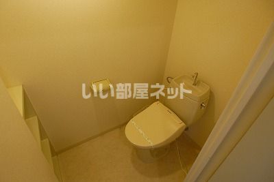 【京都市中京区聚楽廻東町のマンションのトイレ】