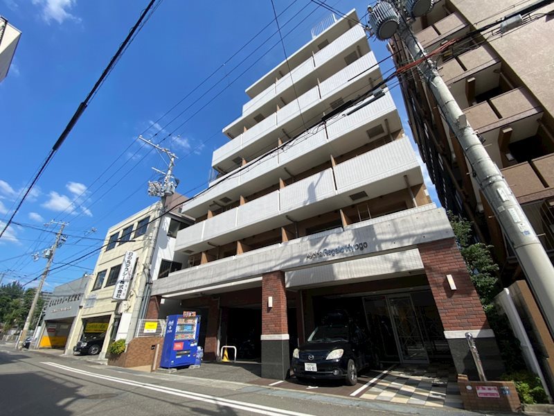 神戸市兵庫区三川口町のマンションの建物外観