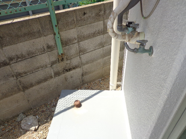 バルコニー　室外洗濯機置場