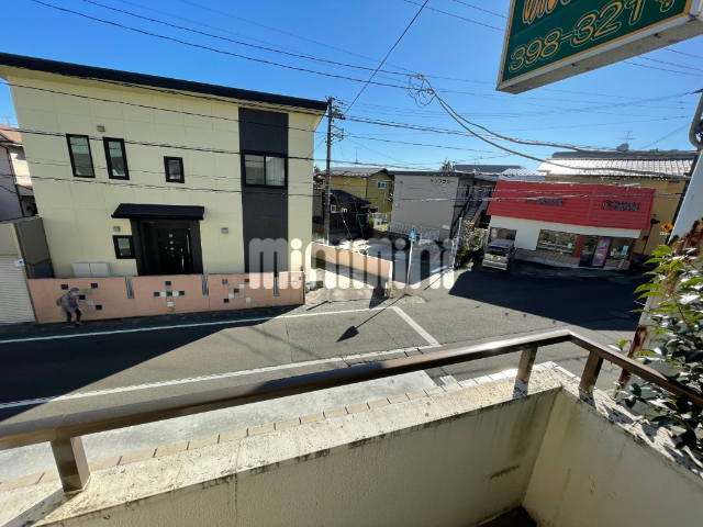 眺望　日当たりの良いベランダです。