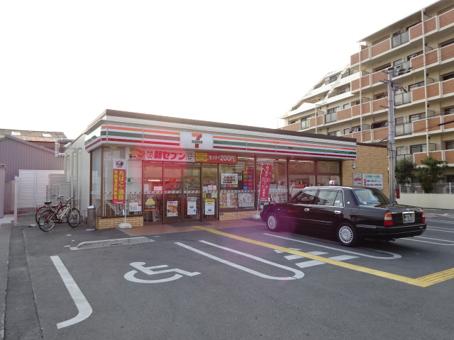 コンビニ　セブンイレブン泉大津綾井店（コンビニ）まで211m