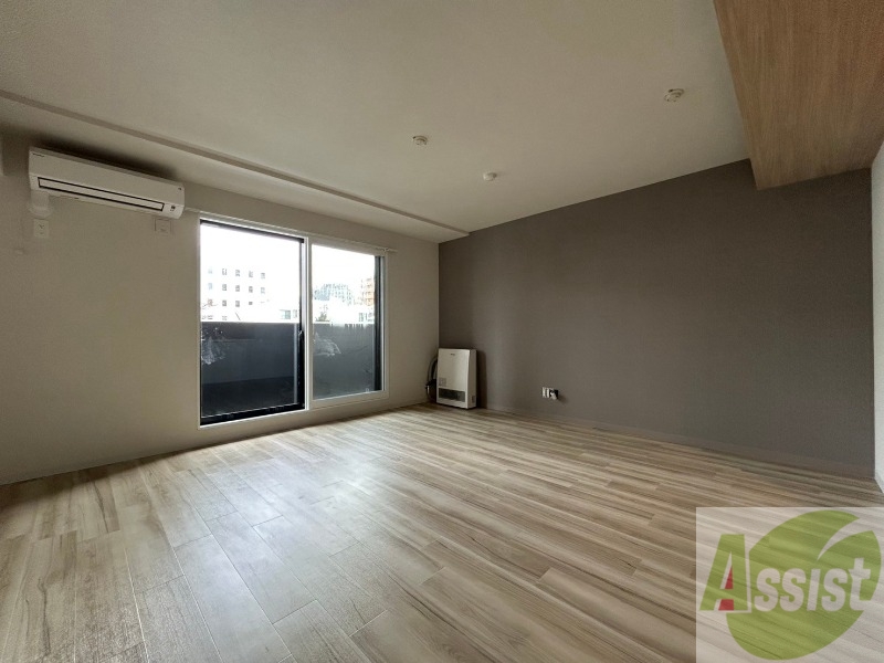 居室・リビング　広々としたリビングですね。使い勝手がよさそうですね！