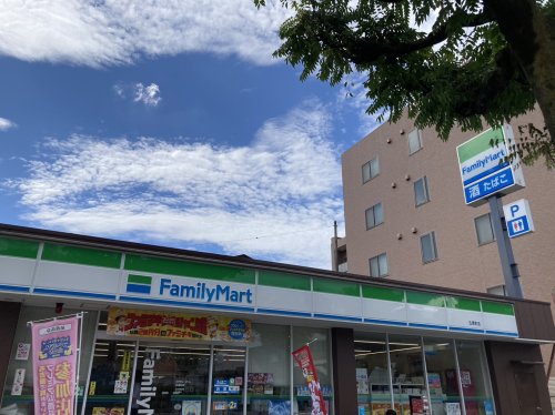コンビニ　ファミリーマート 古渡町店（コンビニ）まで208m