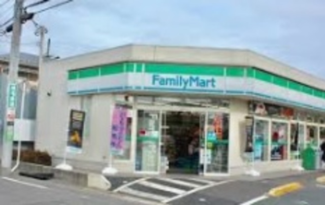 コンビニ　ファミリーマート市川欠真間店（コンビニ）まで427m