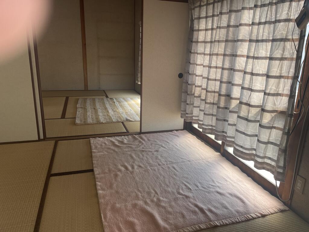 連島町連島岡本貸家の居間写真