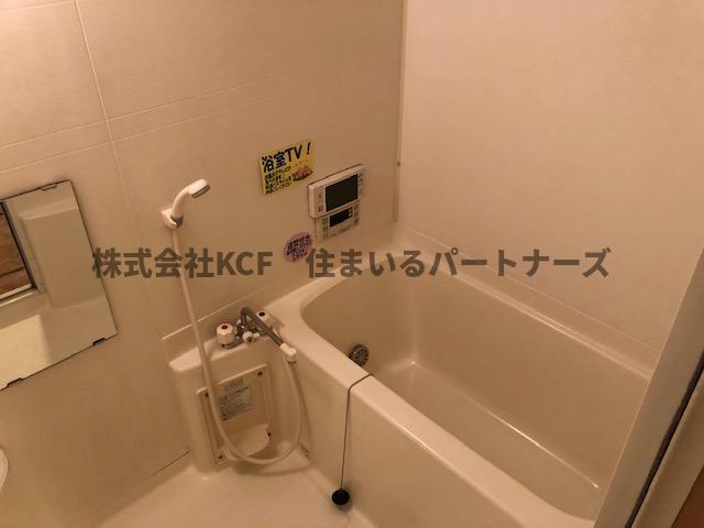 バス・シャワールーム　コンパクトで使いやすいお風呂です