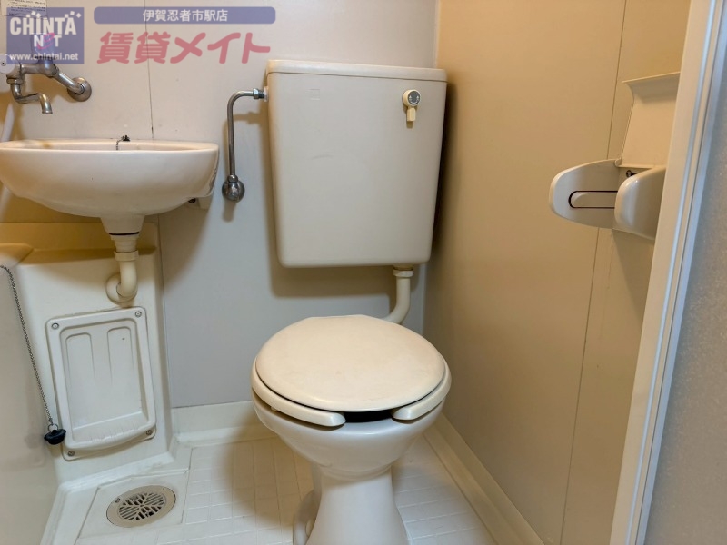 トイレ　同型参考写真