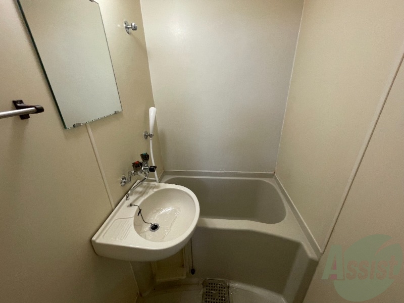 バス・シャワールーム　お風呂はこちらのスペースでご利用頂けます。