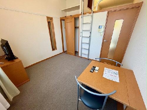 居室・リビング　設備・仕様は号室により異なる為、現状を優先いたします。