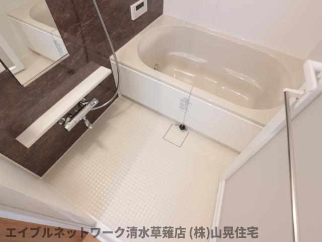 バス・シャワールーム　ゆったり過ごせるお風呂です