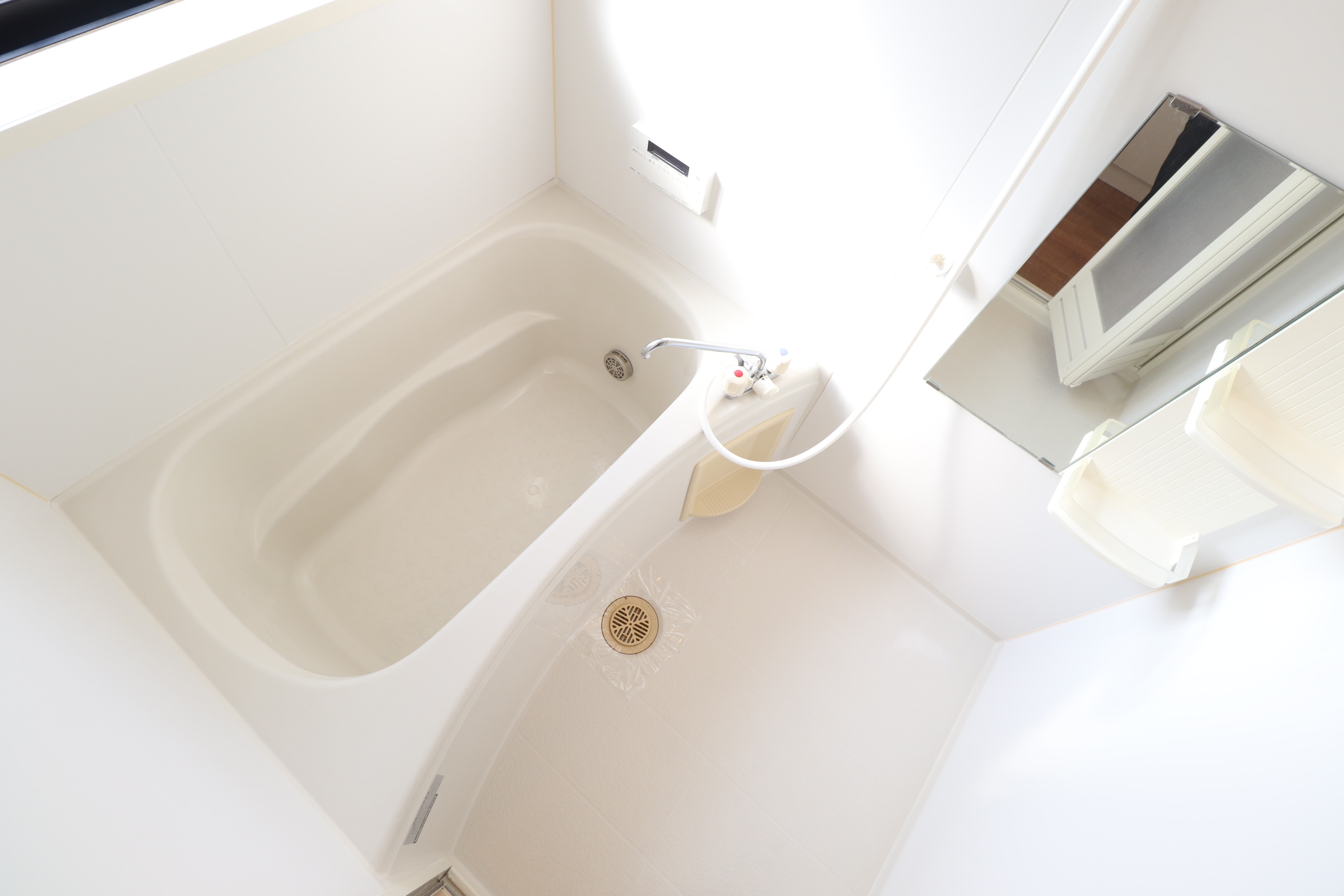 バス・シャワールーム　鏡も付いてるお風呂です♪