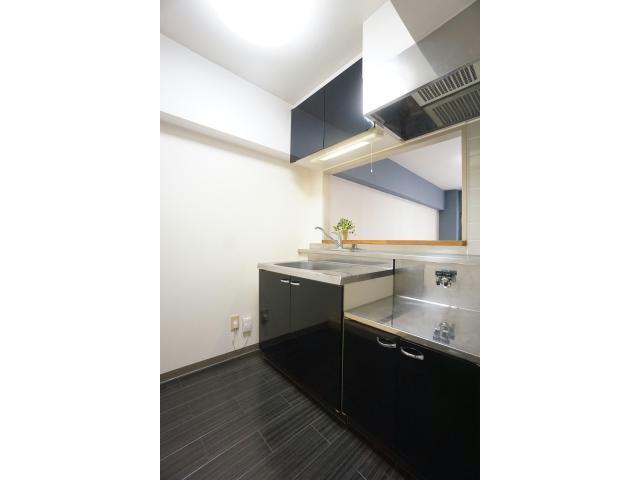 キッチン　2口ガスコンロが置けるサイズのキッチン