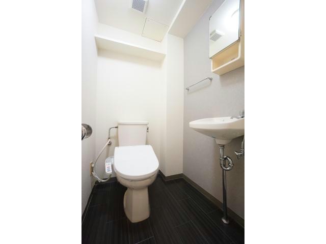 トイレ　トイレに手洗いあり