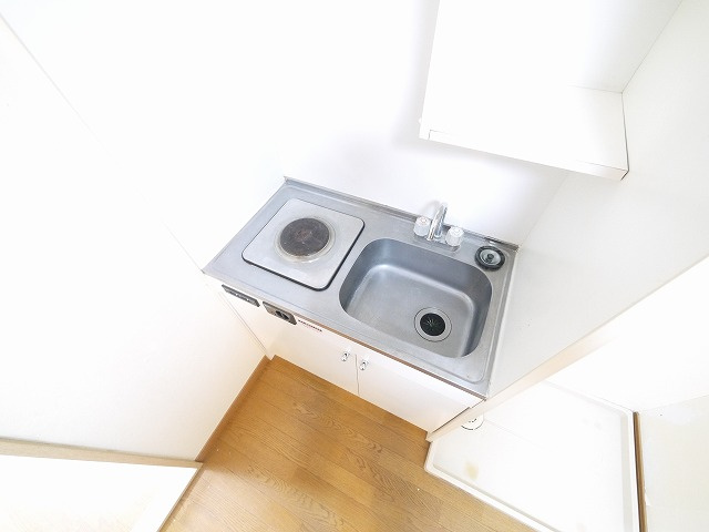 キッチン　コンパクトなキッチンで掃除もラクラク