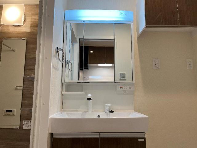 洗面設備　洗髪洗面化粧台