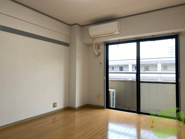 その他部屋・スペース　ベッド置いても、十分な広さがございますね。