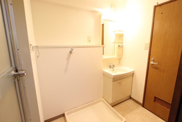 洗面設備　同物件、別号室のものです。