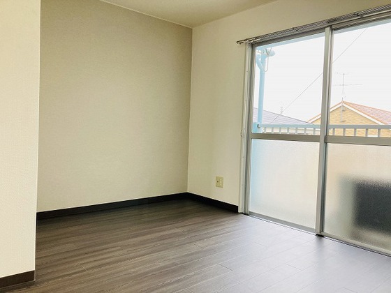 居室・リビング　※他号室の写真です