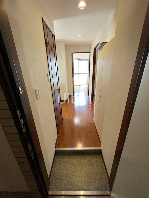 玄関　※別のお部屋のお写真です。御参考までに。