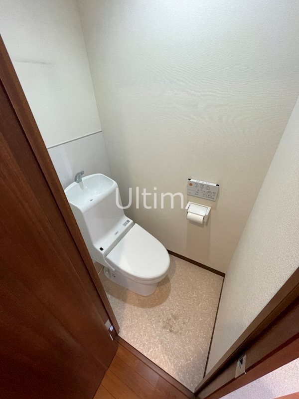 トイレ　※別のお部屋のお写真です。御参考までに。